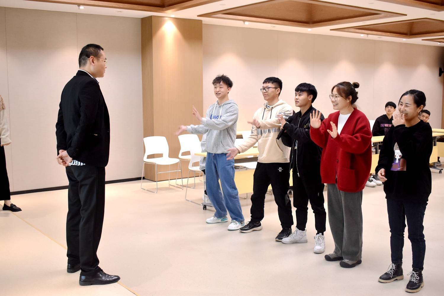 5d8fec21d922e8da_50_6 5d8fec21d922e8da_50_6